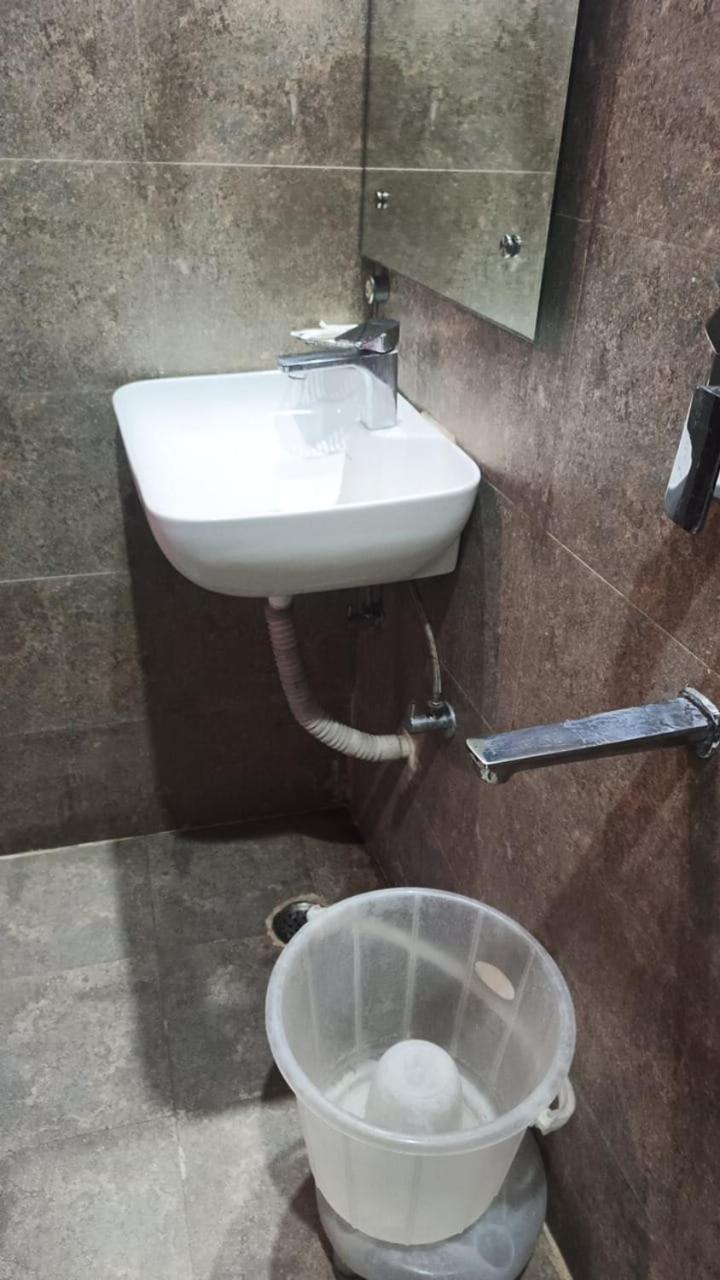 Hotel Plaza International Near Delhi Airport Нью-Дели Экстерьер фото