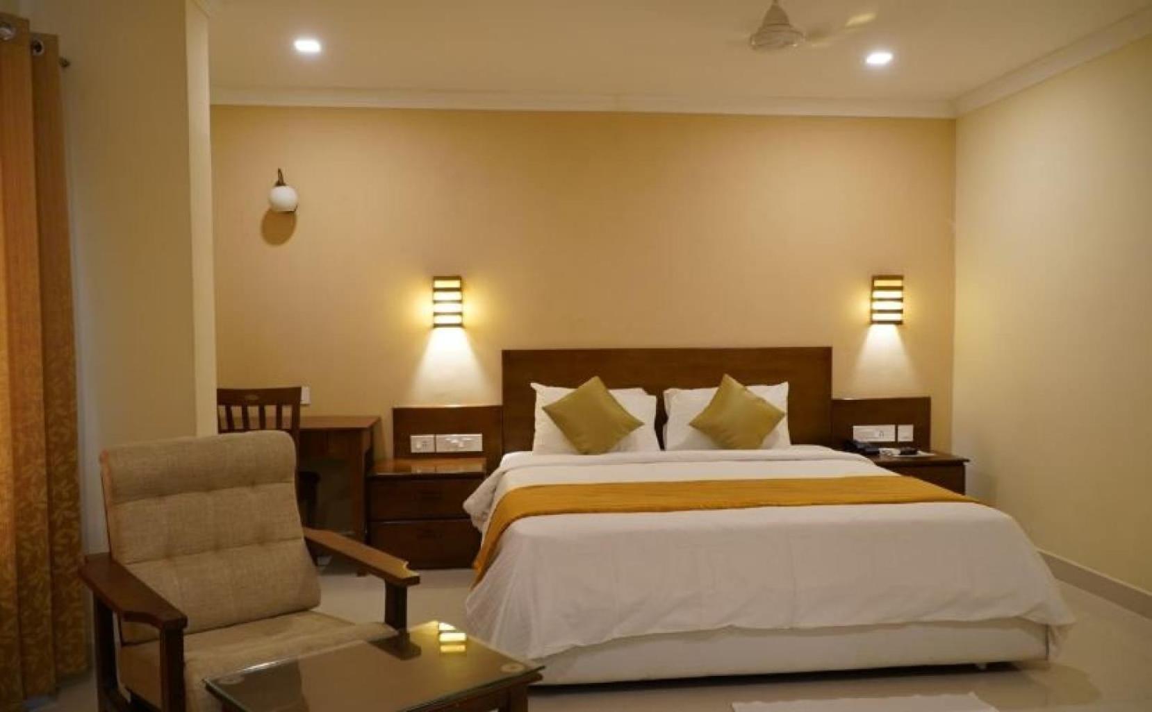 Hotel Plaza International Near Delhi Airport Нью-Дели Экстерьер фото